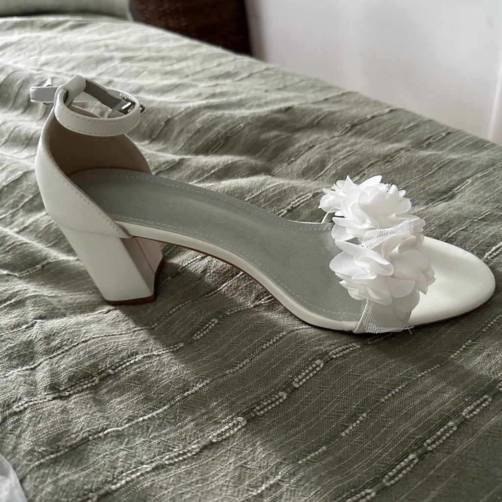 Brand New White Pumps Bought For Wedding Festivities And Never Wore Size 43 Brand New White Pumps Bought For Wedding Festivities And Never Wore Size 43